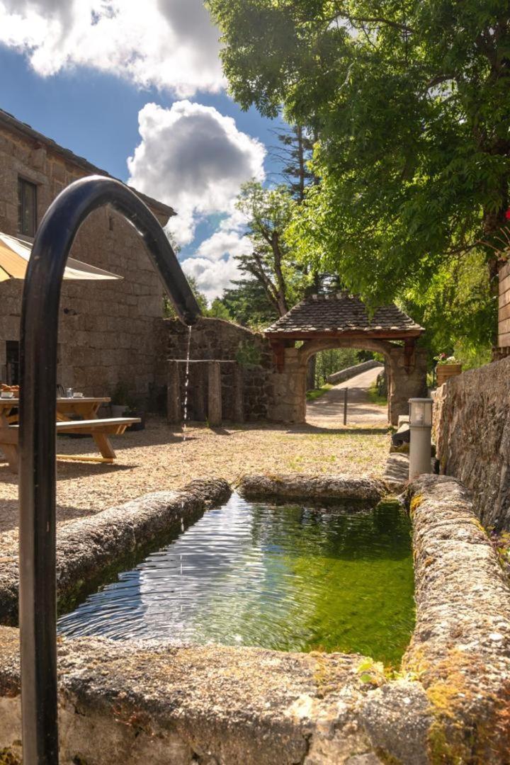 Gite De La Grange - Domaine De Coulagnettes Serverette Экстерьер фото